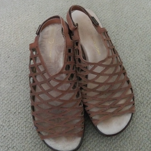 Shoes - Picture 2 of 8